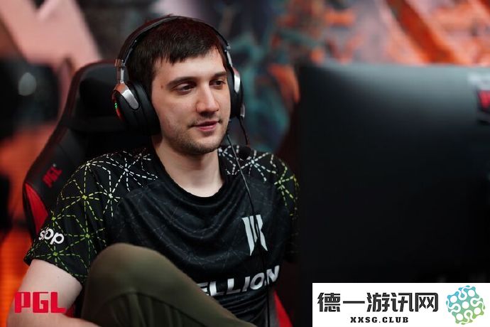 RTZ在直播中分享了他对刀圈恶意言论的看法，直指这种行为的极端恶劣程度